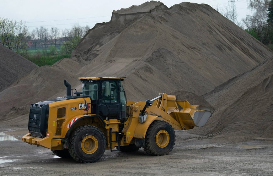 Optimisez l'efficacité et augmentez la productivité avec les dernières chargeuses sur pneus Cat® 950 et 962